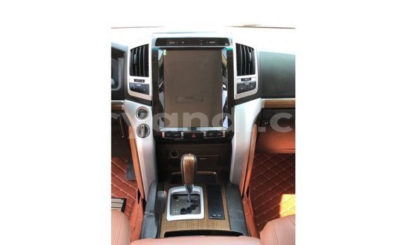 Nunua Imported Toyota Land Cruiser Nyeupe Gari ndani ya Import - Dubai nchini Zambia Nunua Imported Toyota Land Cruiser Nyeupe Gari ndani ya Import - Dubai nchini Zambia