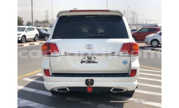 Buy Import Toyota Land Cruiser White Car in Import - Dubai in Zambia Buy Import Toyota Land Cruiser White Car in Import - Dubai in Zambia