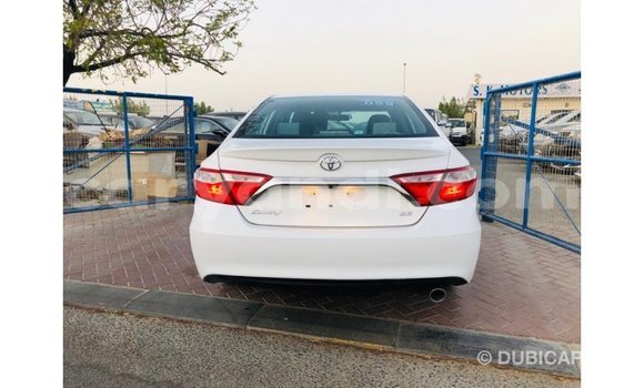 Acheter Import Voiture Toyota Camry Blanc à Import - Dubai, Zambie Acheter Import Voiture Toyota Camry Blanc à Import - Dubai, Zambie