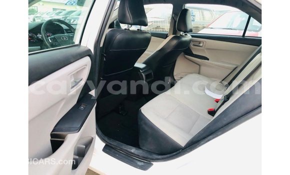 Acheter Import Voiture Toyota Camry Blanc à Import - Dubai, Zambie Acheter Import Voiture Toyota Camry Blanc à Import - Dubai, Zambie