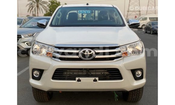 Nunua Imported Toyota Hilux Nyeupe Gari ndani ya Import - Dubai nchini Zambia Nunua Imported Toyota Hilux Nyeupe Gari ndani ya Import - Dubai nchini Zambia