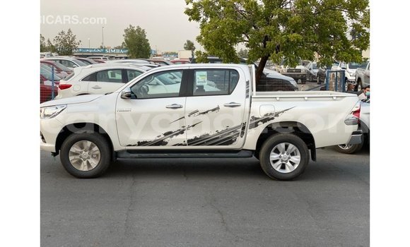 Nunua Imported Toyota Hilux Nyeupe Gari ndani ya Import - Dubai nchini Zambia Nunua Imported Toyota Hilux Nyeupe Gari ndani ya Import - Dubai nchini Zambia