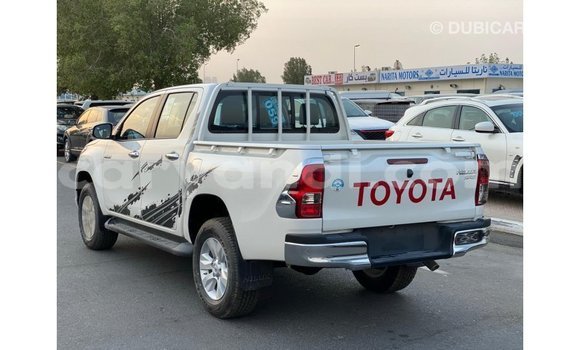 Nunua Imported Toyota Hilux Nyeupe Gari ndani ya Import - Dubai nchini Zambia Nunua Imported Toyota Hilux Nyeupe Gari ndani ya Import - Dubai nchini Zambia