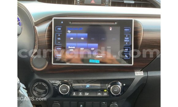 Nunua Imported Toyota Hilux Nyeupe Gari ndani ya Import - Dubai nchini Zambia Nunua Imported Toyota Hilux Nyeupe Gari ndani ya Import - Dubai nchini Zambia