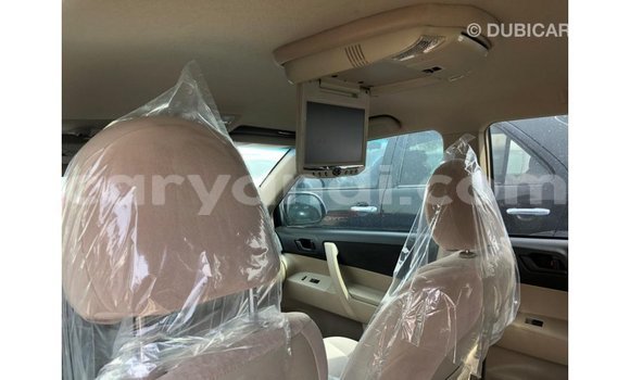 Acheter Import Voiture Toyota Highlander Bleu à Import - Dubai, Zambie Acheter Import Voiture Toyota Highlander Bleu à Import - Dubai, Zambie