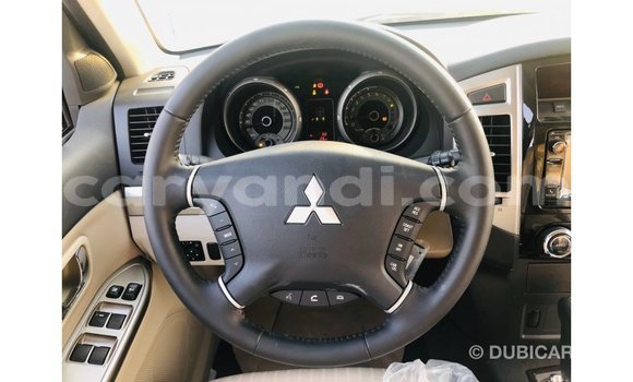 Nunua Imported Mitsubishi Pajero Nyeusi Gari ndani ya Import - Dubai nchini Zambia Nunua Imported Mitsubishi Pajero Nyeusi Gari ndani ya Import - Dubai nchini Zambia