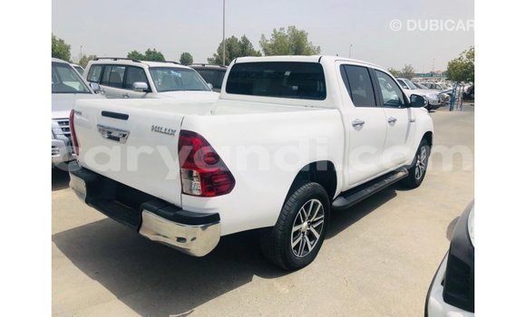 Nunua Imported Toyota Hilux Nyeupe Gari ndani ya Import - Dubai nchini Zambia Nunua Imported Toyota Hilux Nyeupe Gari ndani ya Import - Dubai nchini Zambia