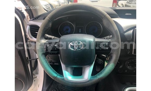 Nunua Imported Toyota Hilux Nyeupe Gari ndani ya Import - Dubai nchini Zambia Nunua Imported Toyota Hilux Nyeupe Gari ndani ya Import - Dubai nchini Zambia