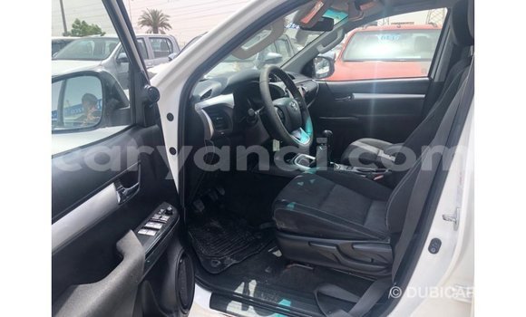 Nunua Imported Toyota Hilux Nyeupe Gari ndani ya Import - Dubai nchini Zambia Nunua Imported Toyota Hilux Nyeupe Gari ndani ya Import - Dubai nchini Zambia
