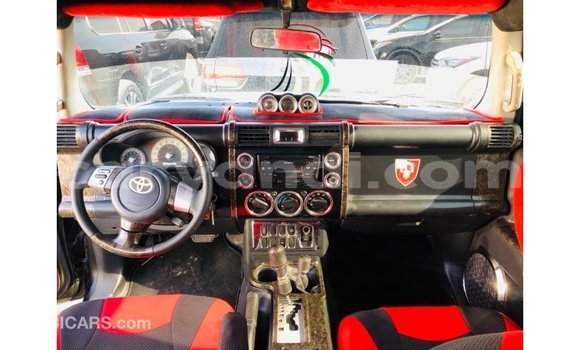 Tenga Imported Toyota FJ Cruiser Nhema Mota in Import - Dubai in Zambia Tenga Imported Toyota FJ Cruiser Nhema Mota in Import - Dubai in Zambia