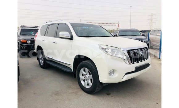 Acheter Import Voiture Toyota Prado Blanc à Import - Dubai, Zambie