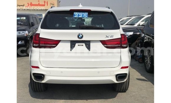 Nunua Imported BMW X5 Nyeupe Gari ndani ya Import - Dubai nchini Zambia Nunua Imported BMW X5 Nyeupe Gari ndani ya Import - Dubai nchini Zambia
