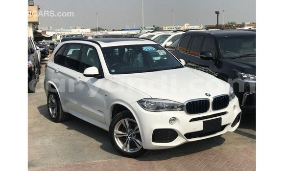 Nunua Imported BMW X5 Nyeupe Gari ndani ya Import - Dubai nchini Zambia Nunua Imported BMW X5 Nyeupe Gari ndani ya Import - Dubai nchini Zambia