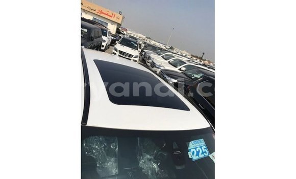 Nunua Imported BMW X5 Nyeupe Gari ndani ya Import - Dubai nchini Zambia Nunua Imported BMW X5 Nyeupe Gari ndani ya Import - Dubai nchini Zambia