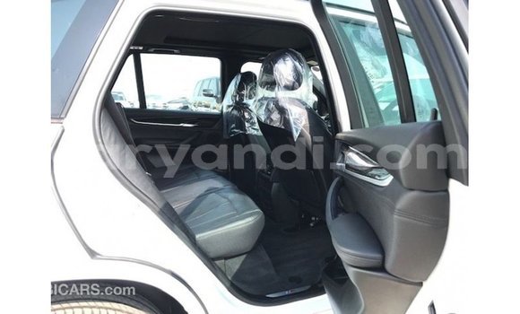 Nunua Imported BMW X5 Nyeupe Gari ndani ya Import - Dubai nchini Zambia Nunua Imported BMW X5 Nyeupe Gari ndani ya Import - Dubai nchini Zambia