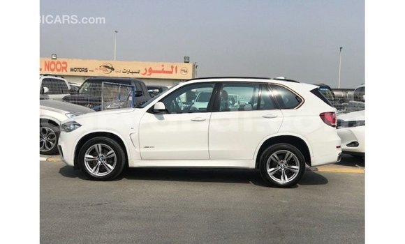 Nunua Imported BMW X5 Nyeupe Gari ndani ya Import - Dubai nchini Zambia Nunua Imported BMW X5 Nyeupe Gari ndani ya Import - Dubai nchini Zambia