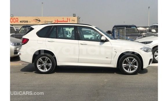 Nunua Imported BMW X5 Nyeupe Gari ndani ya Import - Dubai nchini Zambia Nunua Imported BMW X5 Nyeupe Gari ndani ya Import - Dubai nchini Zambia
