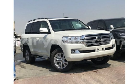 Buy Import Toyota Land Cruiser White Car in Import - Dubai in Zambia