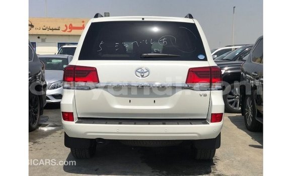 Buy Import Toyota Land Cruiser White Car in Import - Dubai in Zambia Buy Import Toyota Land Cruiser White Car in Import - Dubai in Zambia