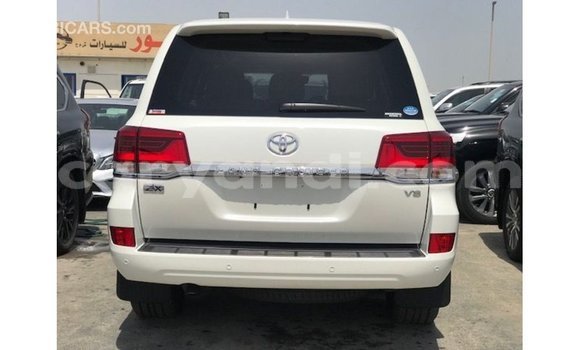 Tenga Imported Toyota Land Cruiser Chena Mota in Import - Dubai in Zambia Tenga Imported Toyota Land Cruiser Chena Mota in Import - Dubai in Zambia
