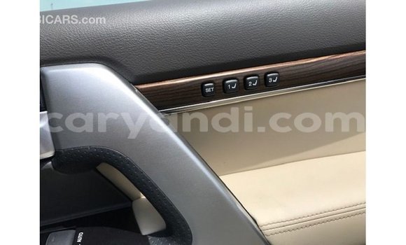 Tenga Imported Toyota Land Cruiser Chena Mota in Import - Dubai in Zambia Tenga Imported Toyota Land Cruiser Chena Mota in Import - Dubai in Zambia