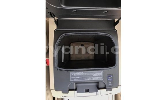 Tenga Imported Toyota Land Cruiser Chena Mota in Import - Dubai in Zambia Tenga Imported Toyota Land Cruiser Chena Mota in Import - Dubai in Zambia