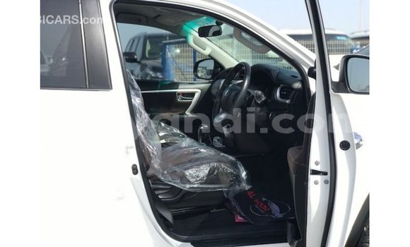 Nunua Imported Toyota Fortuner Nyeupe Gari ndani ya Import - Dubai nchini Zambia Nunua Imported Toyota Fortuner Nyeupe Gari ndani ya Import - Dubai nchini Zambia