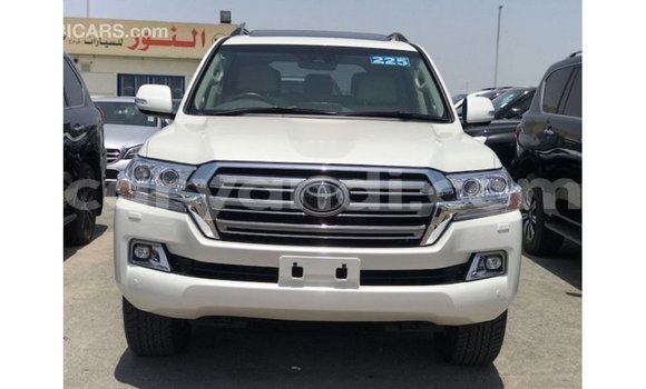 Buy Import Toyota Land Cruiser White Car in Import - Dubai in Zambia Buy Import Toyota Land Cruiser White Car in Import - Dubai in Zambia