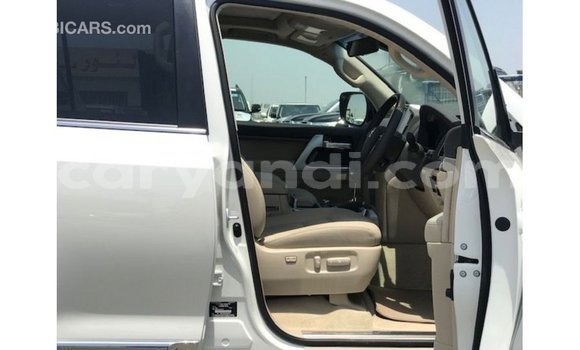 Buy Import Toyota Land Cruiser White Car in Import - Dubai in Zambia Buy Import Toyota Land Cruiser White Car in Import - Dubai in Zambia