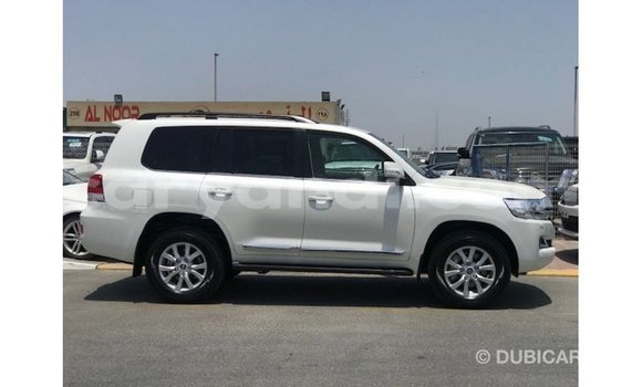Buy Import Toyota Land Cruiser White Car in Import - Dubai in Zambia Buy Import Toyota Land Cruiser White Car in Import - Dubai in Zambia