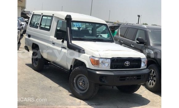 Acheter Import Voiture Toyota Land Cruiser Blanc à Import - Dubai, Zambie Acheter Import Voiture Toyota Land Cruiser Blanc à Import - Dubai, Zambie