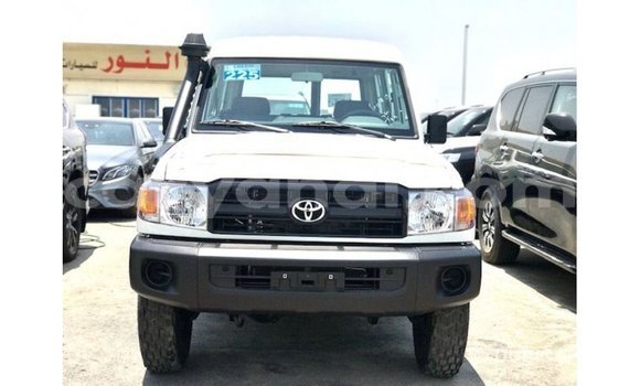 Acheter Import Voiture Toyota Land Cruiser Blanc à Import - Dubai, Zambie Acheter Import Voiture Toyota Land Cruiser Blanc à Import - Dubai, Zambie
