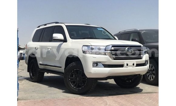 Acheter Import Voiture Toyota Land Cruiser Blanc à Import - Dubai, Zambie Acheter Import Voiture Toyota Land Cruiser Blanc à Import - Dubai, Zambie
