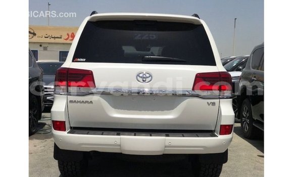 Nunua Imported Toyota Land Cruiser Nyeupe Gari ndani ya Import - Dubai nchini Zambia Nunua Imported Toyota Land Cruiser Nyeupe Gari ndani ya Import - Dubai nchini Zambia