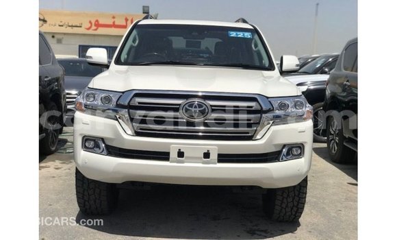 Nunua Imported Toyota Land Cruiser Nyeupe Gari ndani ya Import - Dubai nchini Zambia Nunua Imported Toyota Land Cruiser Nyeupe Gari ndani ya Import - Dubai nchini Zambia