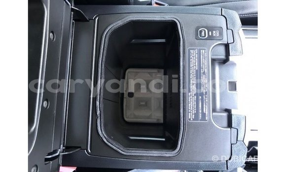 Nunua Imported Toyota Land Cruiser Nyeupe Gari ndani ya Import - Dubai nchini Zambia Nunua Imported Toyota Land Cruiser Nyeupe Gari ndani ya Import - Dubai nchini Zambia