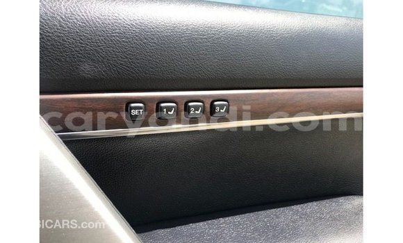 Nunua Imported Toyota Land Cruiser Nyeupe Gari ndani ya Import - Dubai nchini Zambia Nunua Imported Toyota Land Cruiser Nyeupe Gari ndani ya Import - Dubai nchini Zambia