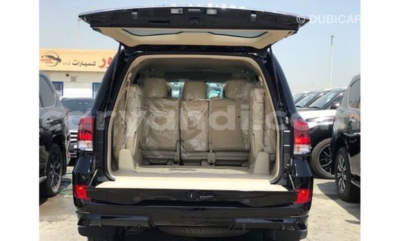 Nunua Imported Toyota Land Cruiser Nyeusi Gari ndani ya Import - Dubai nchini Zambia Nunua Imported Toyota Land Cruiser Nyeusi Gari ndani ya Import - Dubai nchini Zambia