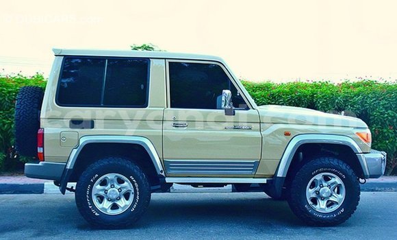 Acheter Import Voiture Toyota Land Cruiser Beige à Import - Dubai, Zambie Acheter Import Voiture Toyota Land Cruiser Beige à Import - Dubai, Zambie