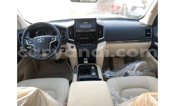 Tenga Imported Toyota Land Cruiser Nhema Mota in Import - Dubai in Zambia Tenga Imported Toyota Land Cruiser Nhema Mota in Import - Dubai in Zambia