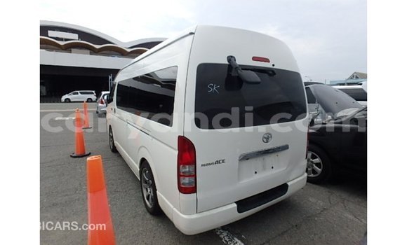 Acheter Import Voiture Toyota Hiace Blanc à Import - Dubai, Zambie Acheter Import Voiture Toyota Hiace Blanc à Import - Dubai, Zambie