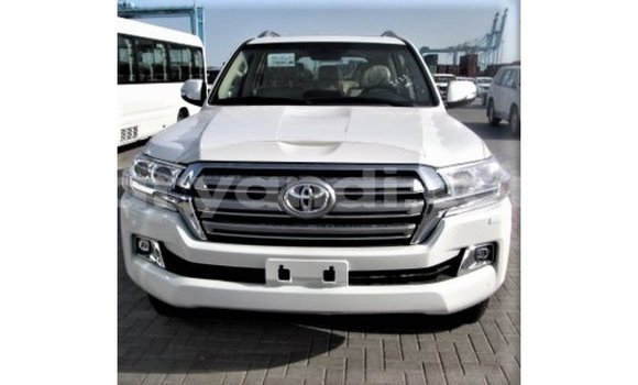 Buy Import Toyota Land Cruiser White Car in Import - Dubai in Zambia