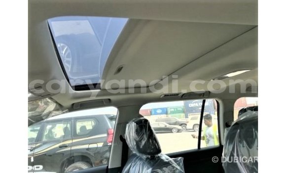 Tenga Imported Toyota Land Cruiser Chena Mota in Import - Dubai in Zambia Tenga Imported Toyota Land Cruiser Chena Mota in Import - Dubai in Zambia