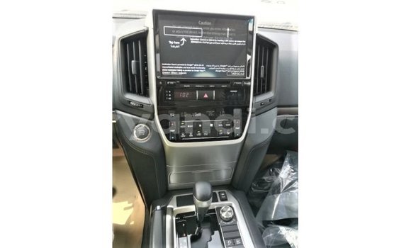 Tenga Imported Toyota Land Cruiser Chena Mota in Import - Dubai in Zambia Tenga Imported Toyota Land Cruiser Chena Mota in Import - Dubai in Zambia