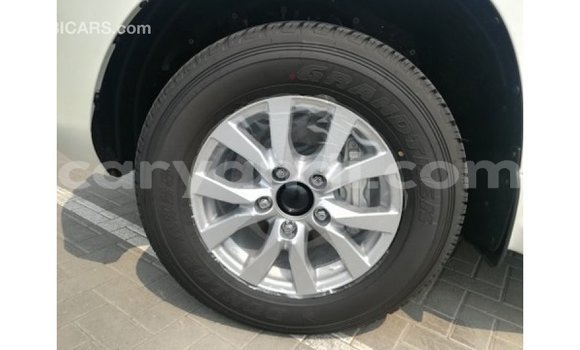 Tenga Imported Toyota Land Cruiser Chena Mota in Import - Dubai in Zambia Tenga Imported Toyota Land Cruiser Chena Mota in Import - Dubai in Zambia