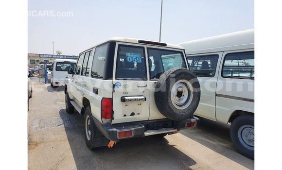 Acheter Import Voiture Toyota Land Cruiser Blanc à Import - Dubai, Zambie Acheter Import Voiture Toyota Land Cruiser Blanc à Import - Dubai, Zambie