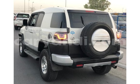 Buy Import Toyota FJ Cruiser White Car in Import - Dubai in Zambia Buy Import Toyota FJ Cruiser White Car in Import - Dubai in Zambia