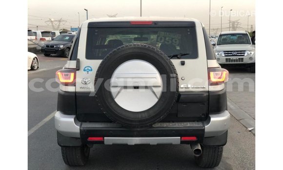 Buy Import Toyota FJ Cruiser White Car in Import - Dubai in Zambia Buy Import Toyota FJ Cruiser White Car in Import - Dubai in Zambia