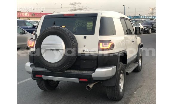 Buy Import Toyota FJ Cruiser White Car in Import - Dubai in Zambia Buy Import Toyota FJ Cruiser White Car in Import - Dubai in Zambia