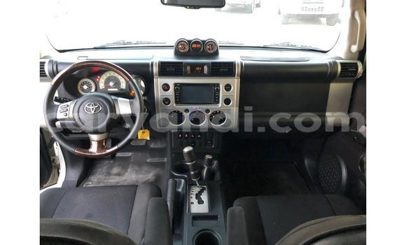 Buy Import Toyota FJ Cruiser White Car in Import - Dubai in Zambia Buy Import Toyota FJ Cruiser White Car in Import - Dubai in Zambia